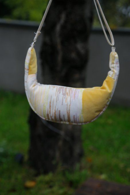 sac croissant de lune jaune