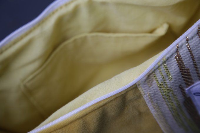 sac croissant de lune jaune