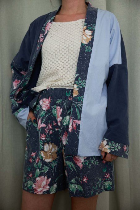 short bleu fleuri