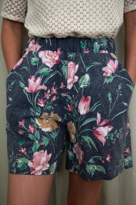 short bleu fleuri