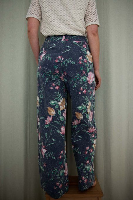 pantalon bleu fleuri  