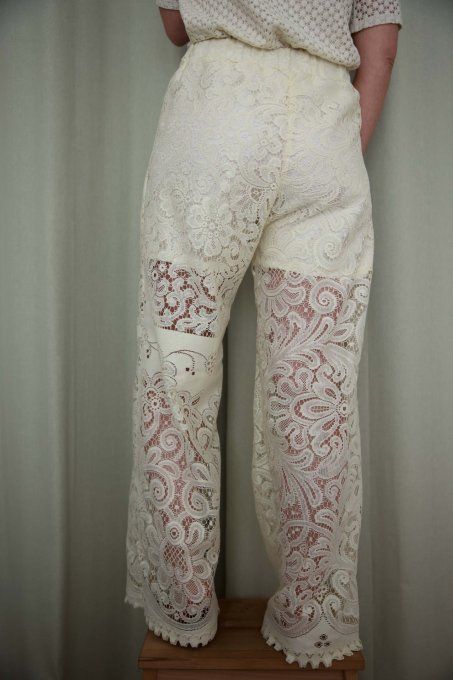 pantalon dentelle jaune clair