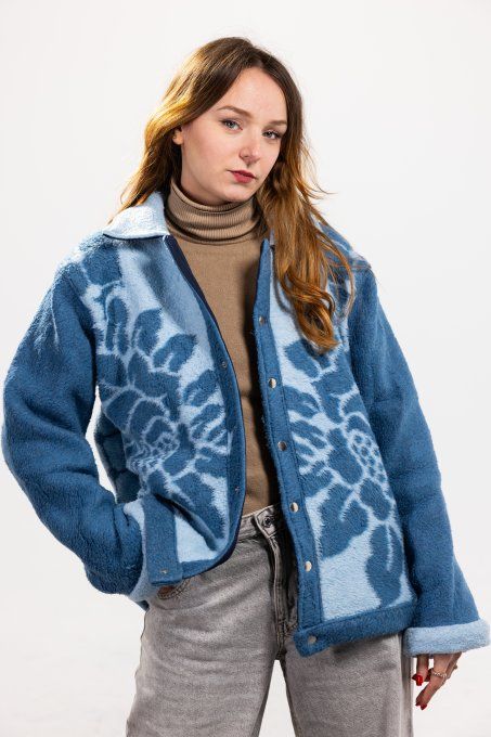 veste couverture bleue