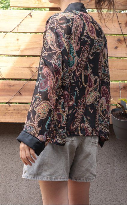 kimono noir à motifs