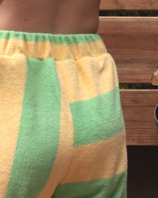 short éponge rayé vert et jaune 