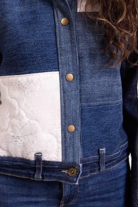 veste en jean dentelle foncé surcyclé jadis creations upcycling